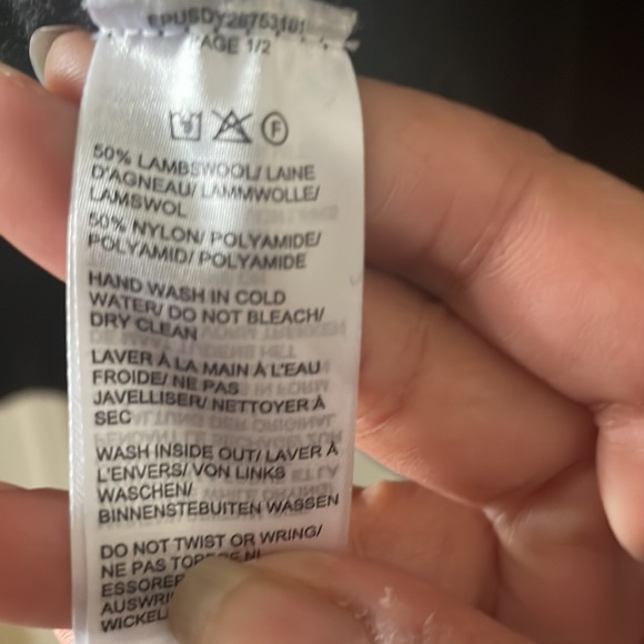 New with flaw mens basic v insert sweater lambs wool black - Picture 7 of 8